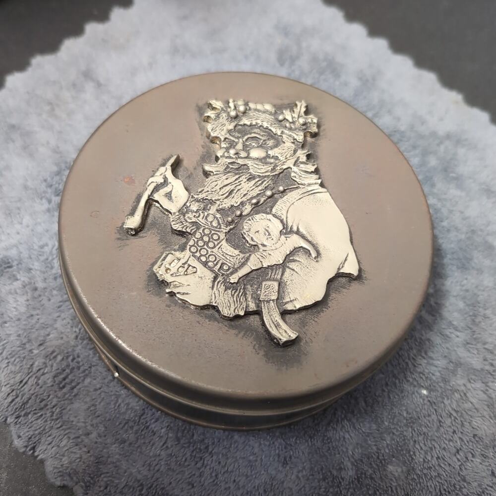 Vintage METZKE Round Silver Metal Tin w/ Pewter Santa Lid 5” Christmas